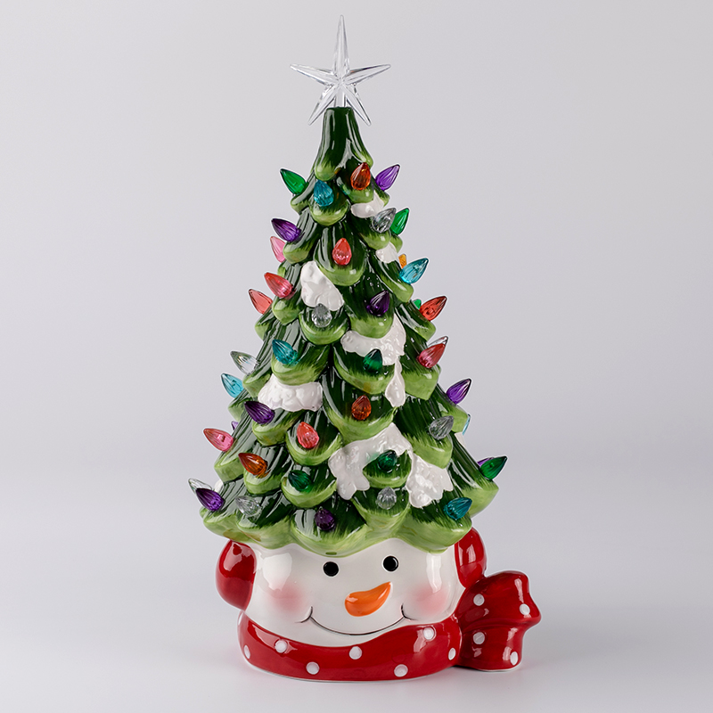 Verlichte keramische decoraties Kerstkarakters Snowman Santa en Kerstbomen